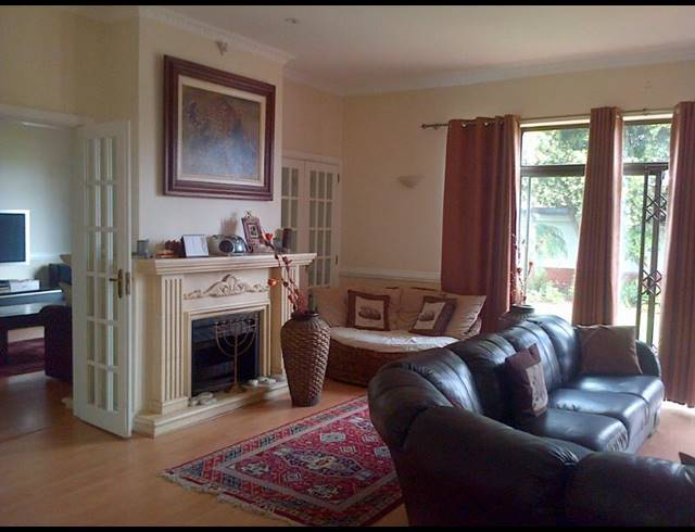 4 BEDROOM HOUSE RENTED IN SUMMERSTRAND